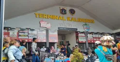 Suasana di Terminal Bus AKAP Kalideres, Jakarta Barat, pada H-8 Lebaran, Minggu, 23 Maret 2025. (Sumber: Poskota/Pandi Ramedhan)