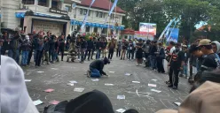 Demo tolak RUU TNI di Malang (Sumber: X/Rizki)