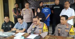 Gelar perkara pembunuhan mantan Ketua LSM di Purwakarta, di Mapolres Purwakarta, Selasa, 25 Maret 2025. (Sumber: Poskota/Dadan Sukmana)