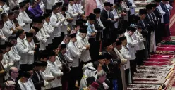 Jadwal pelaksanaan sholat tarawih hari pertama 2026. (Sumber: Poskota/Bilal Nugraha Ginanjar)
