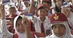 Ilustrasi siswa SD penerima PIP lewat KIP. (Sumber: Instagram/@kemendikdasmen)