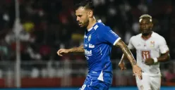 Persib Bandung harus menunda kepastian juara Liga 1 usai kalah dari Malut United. (Sumber: Instagram/@persib)