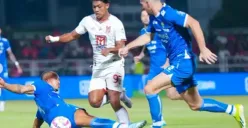 Persib Bandung harus menunda perayaan gelar juara Liga 1 2024/2025 setelah kalah 0-1 dari Malut United. (Sumber: Instagram/@malutunitedfc)