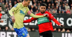 Bek Timnas Indonesia, Calvin Verdonk membobol gawang timnya sendiri yang nyaris membuat NEC Nijmegen menelan kekalahan. (Sumber: Instagram @necnijmegen)