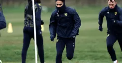 Pemain Timnas Indonesia, Marselino Ferdinan menjalani debut di kompetisi Divisi Championship Liga Inggris 2024-25 saat Oxford United menghadapi Swansea City. (Sumber: Instagram @marselinoferdinan10)