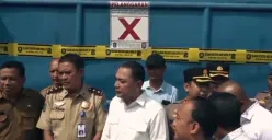 CV Sentosa Seal diduga nekat beraktivitas setelah disegel Pemkot Surabaya. Simak daftar pelanggaran izin hingga penahanan ijazah karyawan di sini! (Sumber: X/@Hanz1843454)
