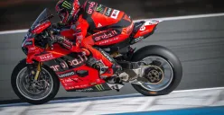 Nicolo Bulega meraih hasil sempurna di WorldSBK Italia 2025 setelah memenangkan race 2. (Sumber: Instagram @aruba.it_racing)