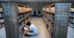 Ilustrasi peringatan Hari Buku Nasional di Perpustakaan Jakarta, Taman Ismail Marzuki (TIM). (Sumber: Poskota/Bilal Nugraha Ginanjar)
