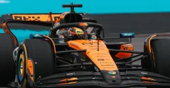 Pembalap McLaren, Oscar Piastri memimpin klasemen F1 2025. (Sumber: Instagram @mclaren)