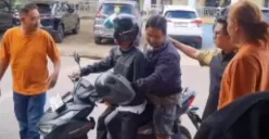 Pedagang pempek yang menikam preman hingga tewas akhirnya menyerahkan diri ke polisi. (Sumber: Tangkap Layar Instagram/@manangsoebeti_official)