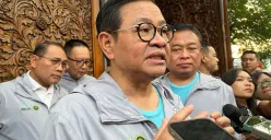 Gubernur Jakarta, Pramono Anung seusai menghadiri kegiatan di Jakarta Pusat, Senin, 5 Mei 2025. (Sumber: Poskota/Pandi Ramedhan)