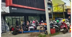 Potret antrean pendaftaran dan pemindaian retina world App di Kota Bekasi (Sumber: X/@AKU_dgn3putr)