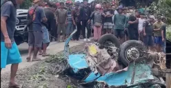Kecelakaan truk muatan pasir dan angkot di Purworejo-Magelang tewaskan 11 orang. Kuat dugaan truk mengalami rem blong. (Sumber: Capture Instagram @purworejo24)