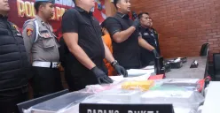 Viral Ibu Rumah Tangga Pakai 195 Data Pribadi Orang untuk Pinjol, Berhasil Raup Rp2,9 Miliar (Sumber: polrespasuruankota)