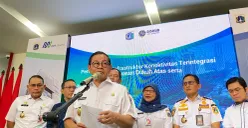 Gubernur Jakarta Pramono Anung saat memberikan pernyataan kepada awak media di Dukuh Atas, Jakarta Pusat, Rabu 7 Mei 2025. (Sumber: Poskota/M. Tegar Jihad)