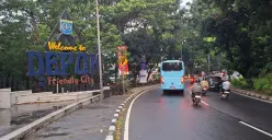 Lokasi penemuan pria yang tewas gantung diri di monumen Kota Depok, Kamis, 8 Mei 2025. (Sumber: Poskota/Angga Pahlevi)