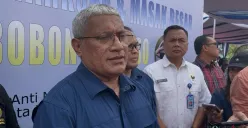 Kepala Badan Narkotika Nasional (BNN) RI, Komjen Marthinus Hukom usai kegiatan sosialisasi pencegahan narkoba di Palmerah, Jakarta Barat, Kamis, 8 Mei 2025. (Sumber: Poskota/Pandi Ramedhan)