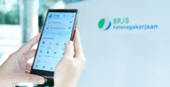 Peserta BPJS Ketenagakerjaan dapat mencairkan klaim melalui aplikasi Jamsostek Mobile (JMO) yang dapat diunduh di App Store maupun Playstore. Simak informasinya di sini. (Sumber: BPJS Ketenagakerjaan)