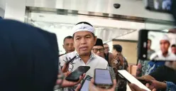 Pria asal Jawa Barat yang berani mengajukan vasektomi kepada Dedi Mulyadi, menunjukkan komitmen luar biasa terhadap keluarga dan program KB pria. (Sumber: jabarprov.go.id)