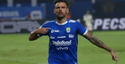 Tyronne del Pino dirumorkan hengkang dari Persib Bandung, ini klarifikasinya. (Sumber: persib.co.id)