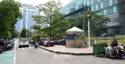 Kondisi trotoar di kawasan Puri dekat kantor Walikota Jakarta Barat. (Sumber: Kominfotik)