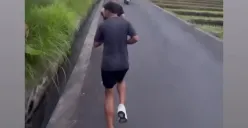 Marselino Ferdinan dan Asnawi Mangkualam lari pagi di Bali. (Tangkapan layar @marselinoferdinan10)