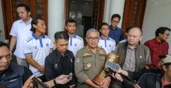 Para pemain Persib seusai mengikuti rakor konvoi juara Liga 1 bersama Wali Kota Bandung, Muhammad Farhan di Balai Kota Bandung, Senin, 12 Mei 2025. (Sumber: Diskominfo Kota Bandung)