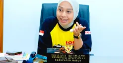 Potret Wakil Bupati Garut, Putri Karlina menjadi sorotan usai dilamar Maulana Akbar putra Gubernur Jabar Dedi Mulyadi. Meski tak memiliki kendaraan pribadi, kekayaannya mencapai Rp6,48 miliar. (Sumber: Instagram/@putri.karlina14)