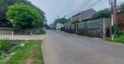 Ruas jalan di Tanah Baru, Bogor Utara, Kota Bogor, sudah kembali kering setelah digenang banjir, Kamis, 14 Mei 2025. (Sumber: Poskota/Sekar Putri Andini)