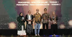 (Kedua kanan) General Manager PLN UID Jakarta Raya, Moch. Andy Adchaminoerdin menerima 4 penghargaan Bina Mitra UMKM 2025 di Gedung Smesco, Jakarta, Rabu, 14 Mei 2025. (Sumber: Dok. PLN UID Jakarta Raya)