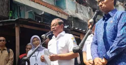 Gubernur Jakarta Pramono Anung saat memberikan pernyataan kepada awak media. (Sumber: Poskota/Muhammad Tegar Jihad Al Faruq)