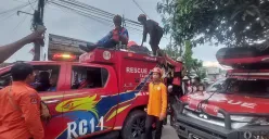 Tim SAR gabungan melanjutkan pencarian balita hanyut di saluran drainase perumahan, Ciomas, Kabupaten Bogor. (Sumber: (Poskota/Sekar Putri Andini))