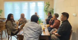 BPJS Kesehatan Cabang Jakarta Pusat berbincang dengan awak media pada 7 Mei 2025.