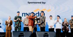 Pejabat Eksekutif Bank Mandiri Ari Rizaldi saat menghadiri Festival Bangun Desa, Bangun Indonesia di Serang, Banten, Jumat, 16 Mei 2025. Bank Mandiri berkomitmen dalam kemandirian dan pembangunan desa secara inklusif. (Sumber: Bank Mandiri)