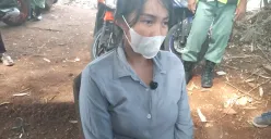 Korban pencabulan oknum guru Spiritual di Kelurahan Jatimurni, Kecamatan Pondok Melati, Kota Bekasi, K, 28, mengaku trauma dengan tindakan cabul ustaz gadungan, Sabtu 17 Mei 2025. (Sumber: Poskota/Nurpini Aulia Rapika)