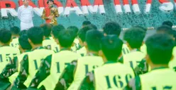 Kak Seto tegaskan program barak pelajar Jabar bukan militerisasi atau hukuman anak nakal, tapi pendidikan karakter dengan dukungan TNI-Polri dan keterlibatan masyarakat luas. (Sumber: Capture Instagram @KakSetoSahabatAnak)