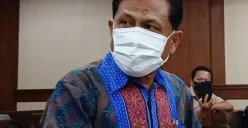 Eks Ketua PN Surabaya, Rudi Suparmono saat menghadiri sidang perdana kasus gratifikasi dari Ronald Tannur di Pengadilan Tipikor Jakarta Pusat, Senin, 19 Mei 2025. (Sumber: Poskota/Ramot Sormin)