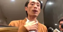 Kader Partai Solidaritas Indonesia (PSI) Dian Sandi Utama, saat ditemui setelah menjalani pemeriksaan di Polda Metro Jaya, Senin, 19 Mei 2025. (Sumber: Poskota/Ali Mansur)