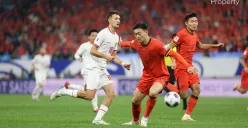 Aksi Jiang Shenglong (16) di laga Timnas China vs Indonesia pada kualifikasi Piala Dunia 2026 zona Asia. (Sumber: PSSI)