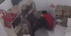 Aksi perampokan sebuah minimarket di Jakarta Pusat dengan menggunakan senpi. (Sumber: Tangkap Layar Instagram/@funnelmedia)