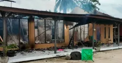 Viral Kades di Lampung Ketahuan Korupsi Bansos, Warga Beraksi Bakar Rumah dan Mobil Rubicon (Sumber: Instagram/fakta.indo)