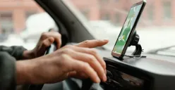 Nomor HP dilacak DC Pinjol akibat galbay, begini cara mengatasinya. (Sumber: Freepik)
