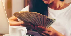 Simak lima shio yang diprediksi mengalami letusan rezeki dan keberuntungan besar di tahun ini.