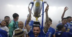 Persib Bandung menutup kompetisi dengan gelar juara back to back, simak fakta menariknya. (Sumber: persib.co.id)