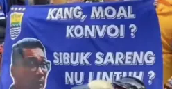 Spanduk Ridwan Kamil Curi Perhatian Saat Konvoi Persib, Ini Makna dan Reaksi Publik. (Sumber: TikTok/@nunuarsya01)
