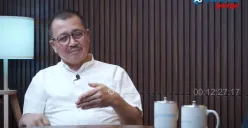 Komjen Pol (Purn) Drs. Oegroseno, S.H. berbicara tentang hasil penyelidikan Bareskrim terkait keabsahan ijazah Jokowi. (Sumber: YouTube/Abraham Samad SPEAK UP)