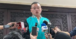 Anggota Komisi C DPRD Fraksi PDI Perjuangan, Hardiyanto Kenneth, saat doorstop media, Rabu, 28 Mei 2025. (Sumber: POSKOTA | Foto: Pandi Ramedhan)
