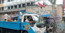 Penertiban lapak PKL yang berdiri diatas saluran air di wilayah Grogol Petamburan, Jakarta Barat. (Sumber: Istimewa)