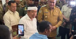 Gubernur Jabar, Dedi Mulyadi di kantor Setda Kabupaten Bogor, Senin, 3 November 2025. (Sumber: Poskota/Giffar Rivana)