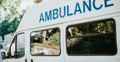 Ilustrasi ambulans. (Sumber: Freepik/rawpixel.com)